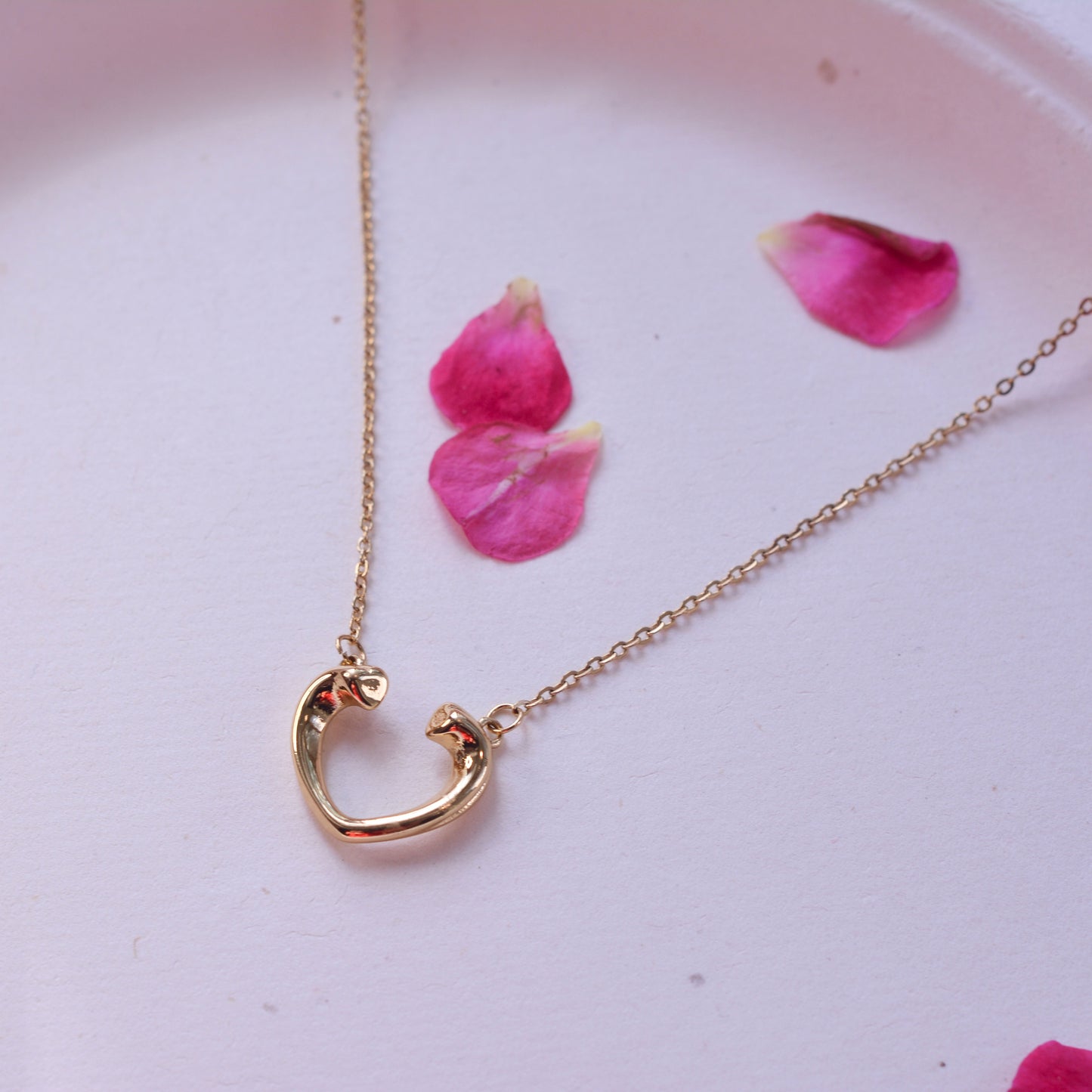 Heart Frame Minimal Pendant